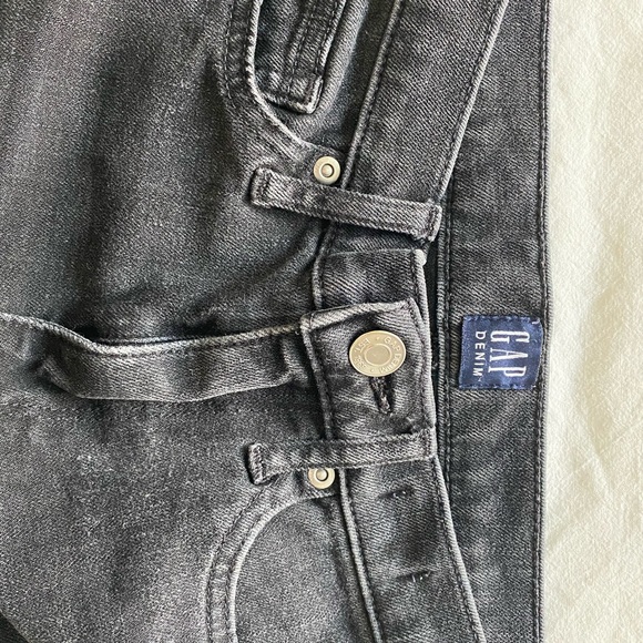 GAP skinny jeans with no rips - Picture 2 of 3